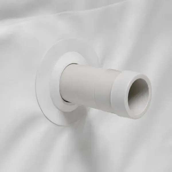 Cistern liner outlet fitting